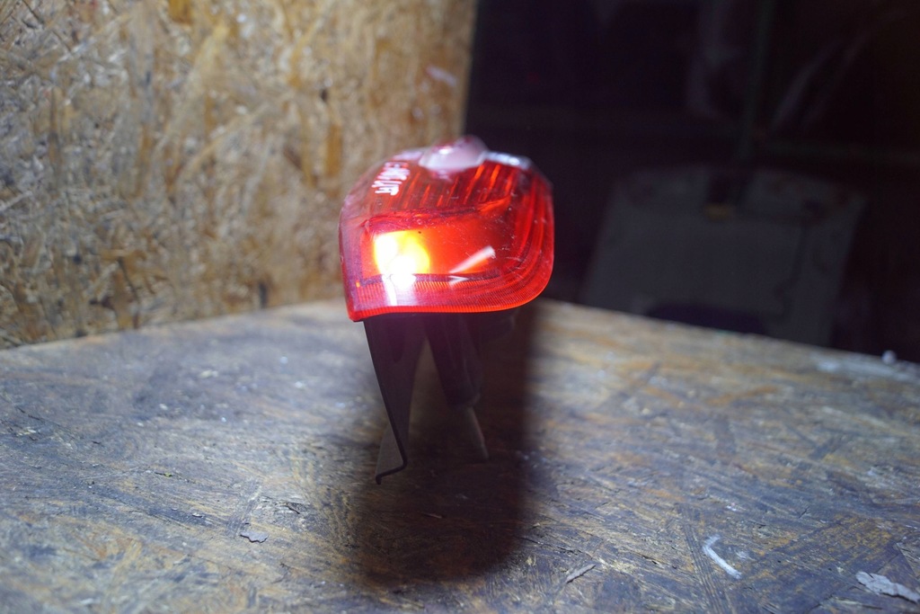 фото №12, Ford c-max lift лампа лівий задня c1749