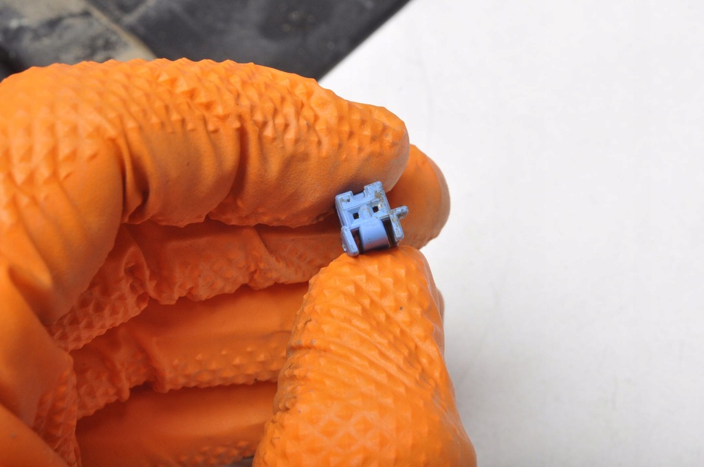 фото №12, Porsche macan молдинг порог правая защита 95b863484a anglik