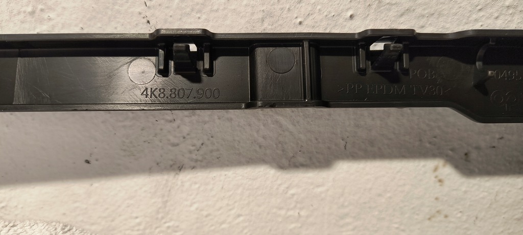 фото №8, Молдинг середня кріпильна бампер задня audi a6 c8 4k