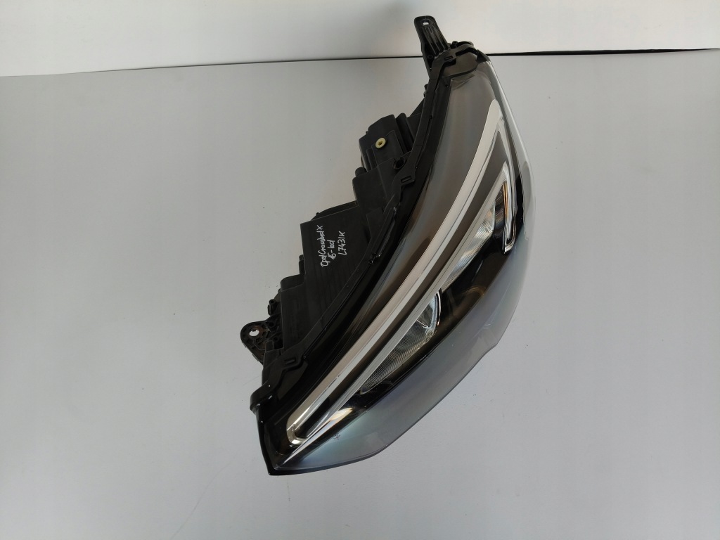 Лампа левая фара opel crossland x 16- led Доставка