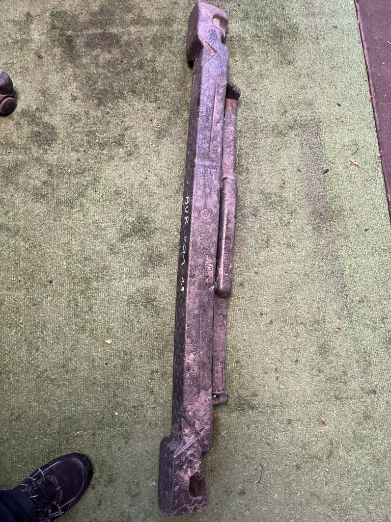 фото №1, Toyota auris ii e18 2012- 12- абсорбер 52611-02260