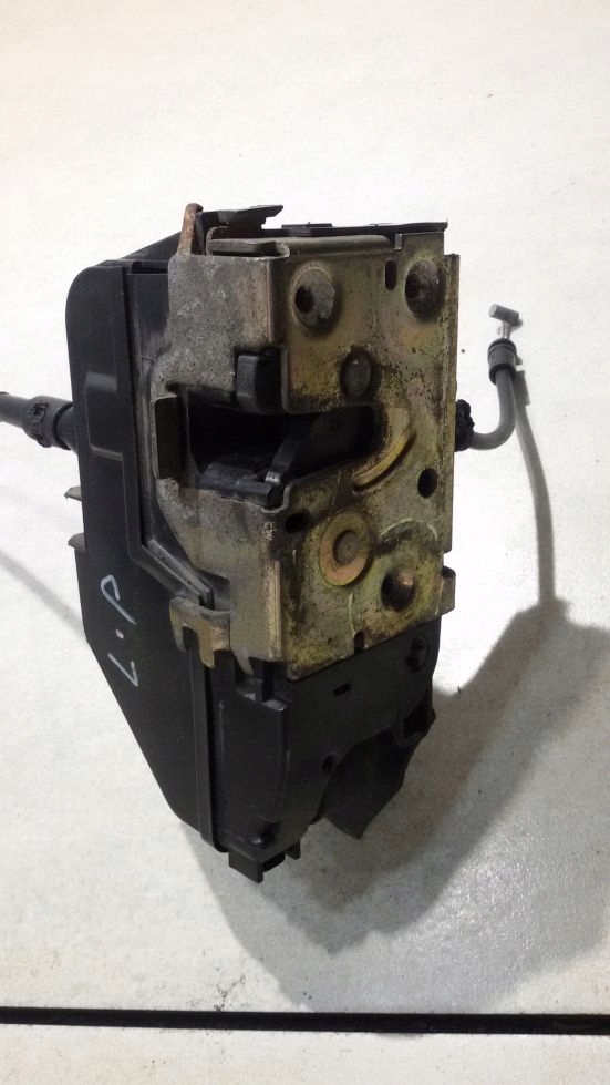 фото №8, Замок дверь ручка левый перед renault megane ii 4 pin 027776 8200028487