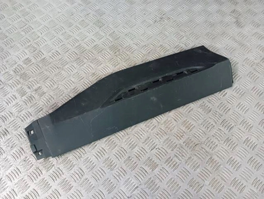 фото №1, M12 toyota yaris cross молдинг дверь правая задняя