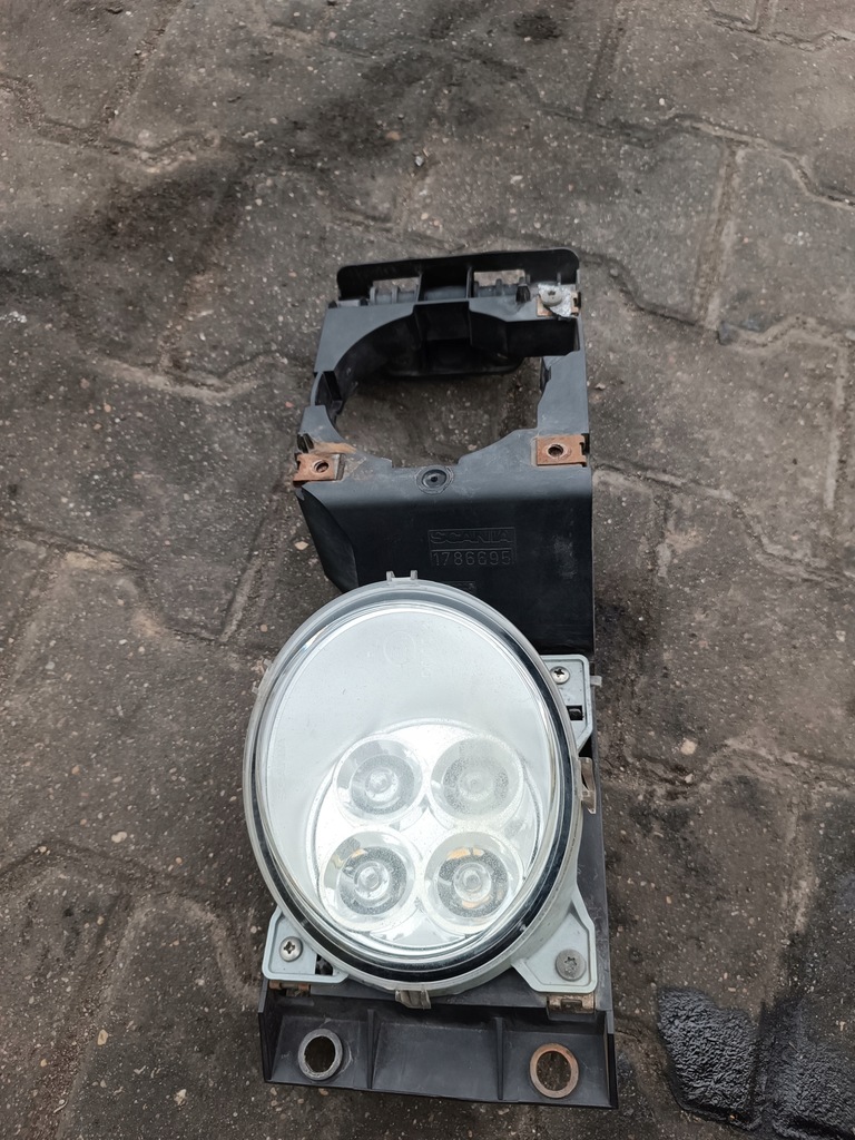фото №8, Рамка противотуманная фара scania правая 1786695