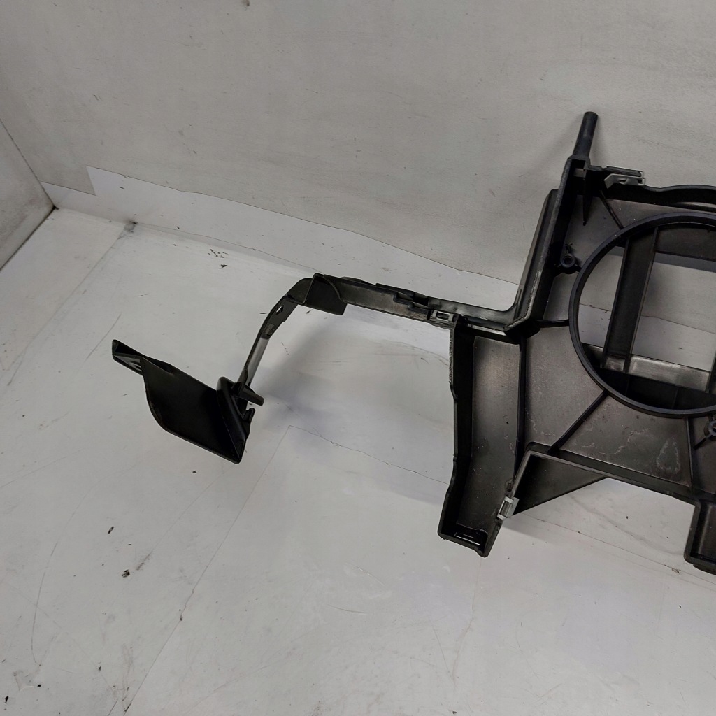 фото №7, Bmw x4 f26 g01 кронштейн кронштейн обшивка багажника левая 7337597