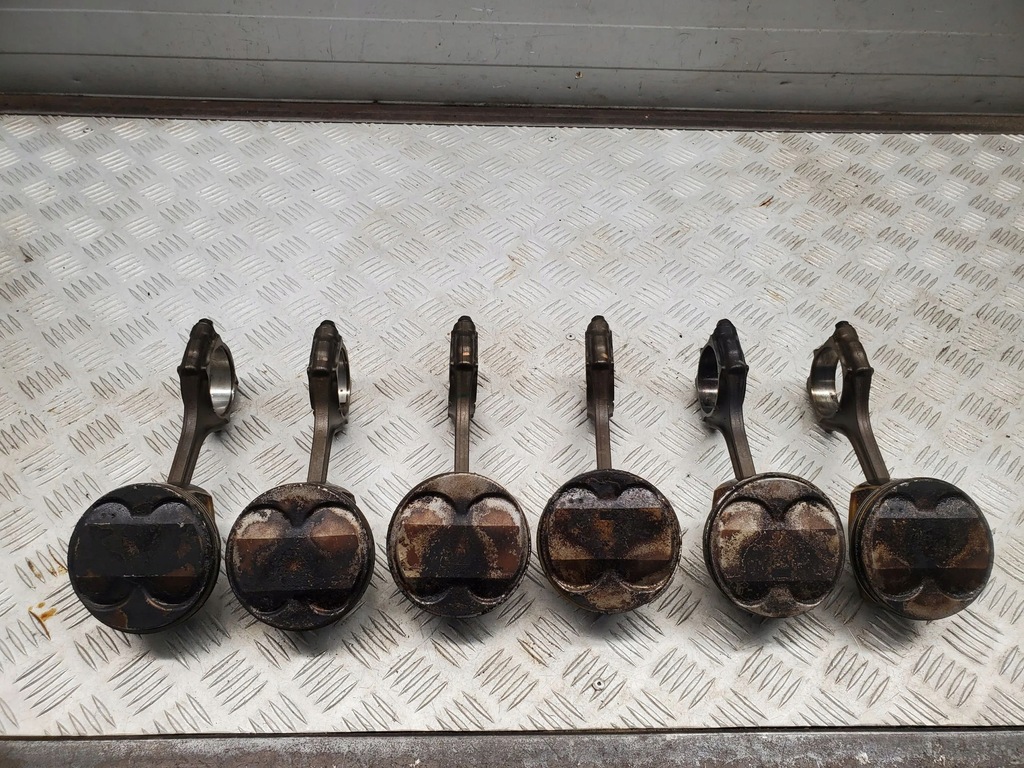 фото №1, Chrysler pacifica с передний поршни