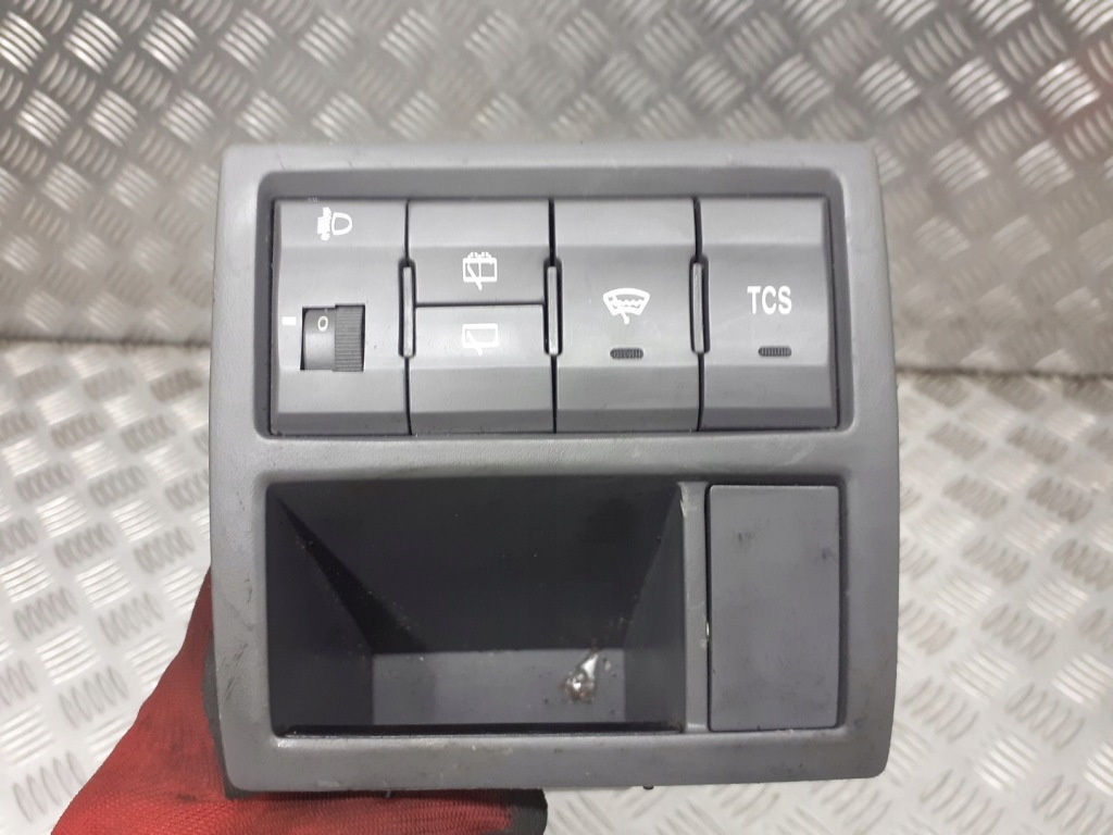 фото №3, Панель переключателей kia carens ii