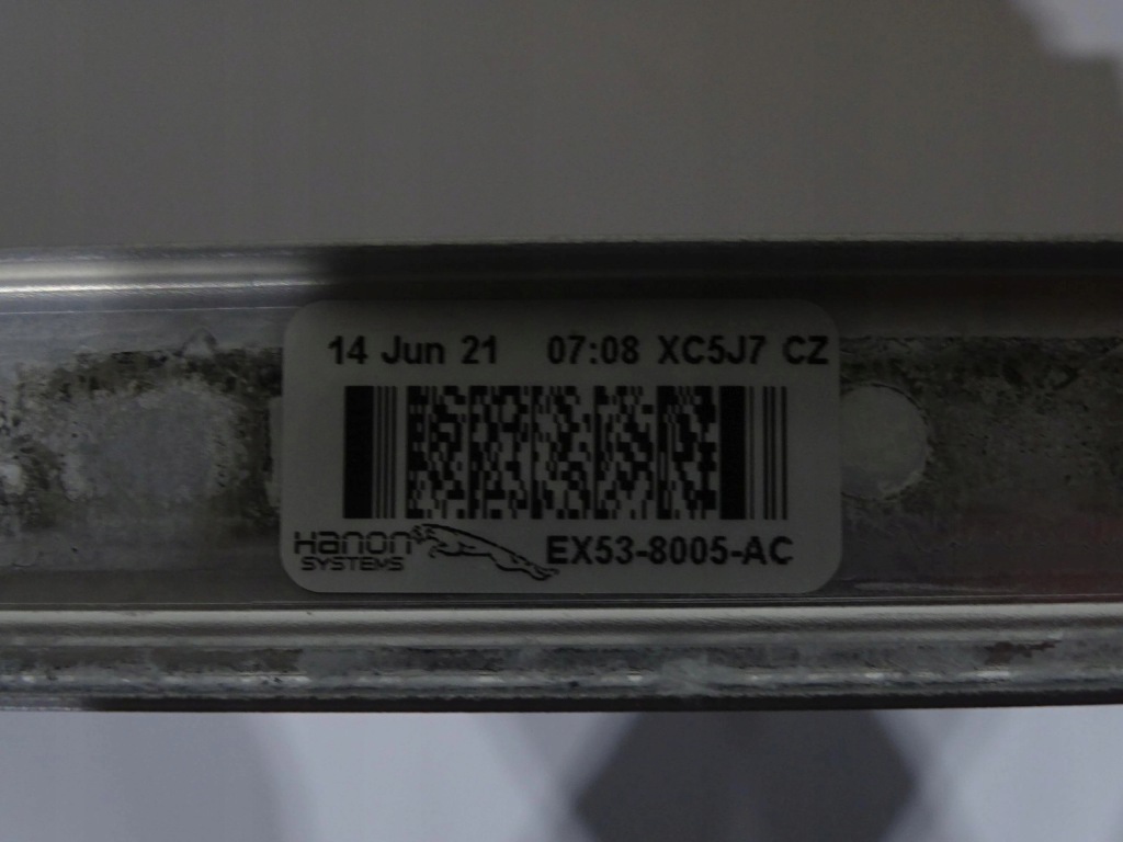 Оригінальна радіатор води jaguar f-type 3.0 5.0 Ціна