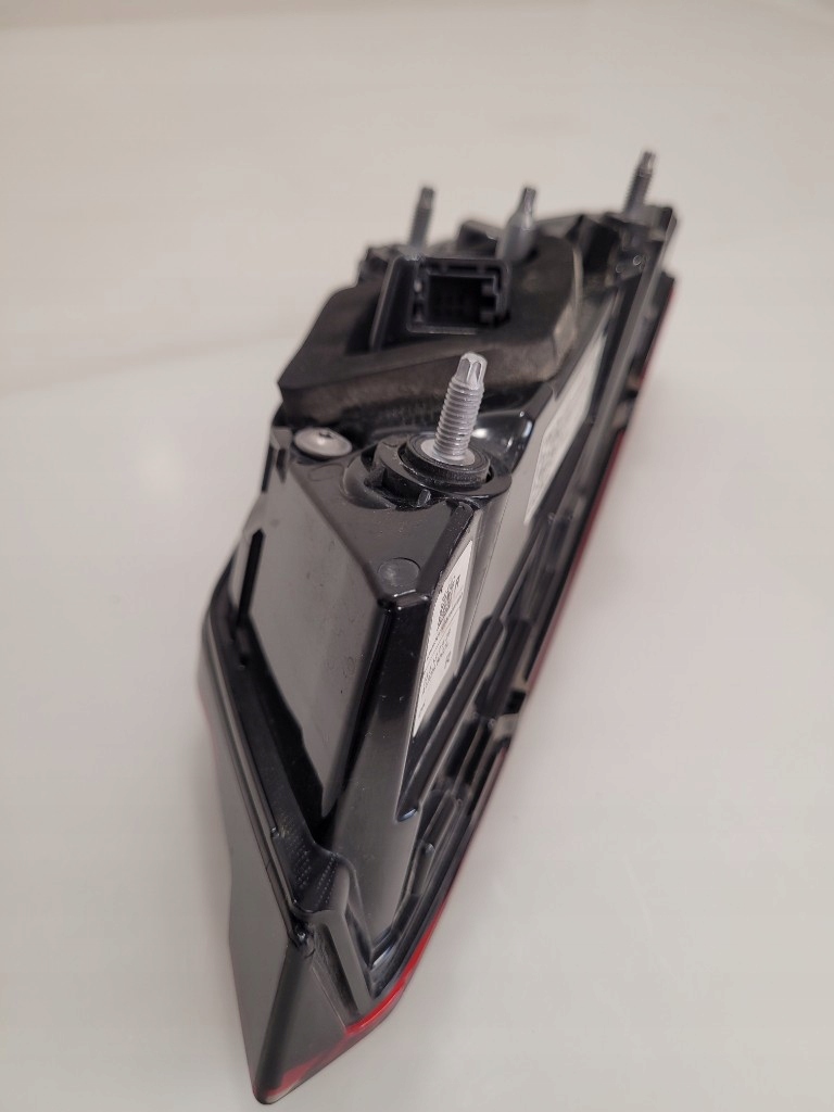 фото №10, Audi a5 rs5 8w лампа права задня кришка багажника 8w6945094e