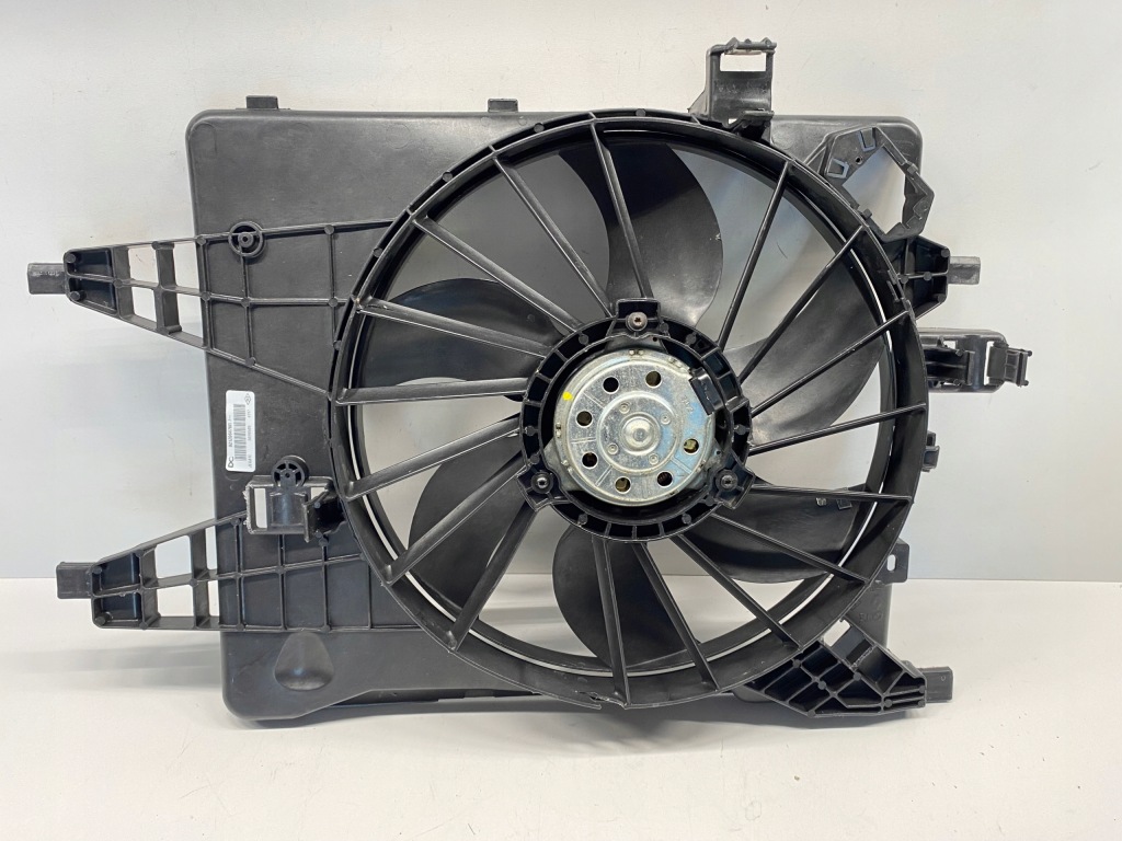 Купити Вентилятор радіатора renault kangoo 3 iii mercedes citan w415