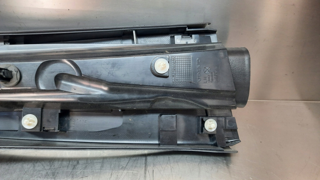 фото №10, Защита стойка среднего левая 9158448 volvo s60 v70 ii