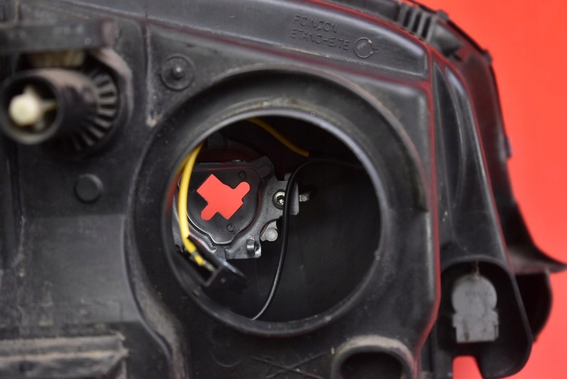 фото №8, Фара левый лампа перед eu 9650055980 citroen c5 1 i lift 04-08