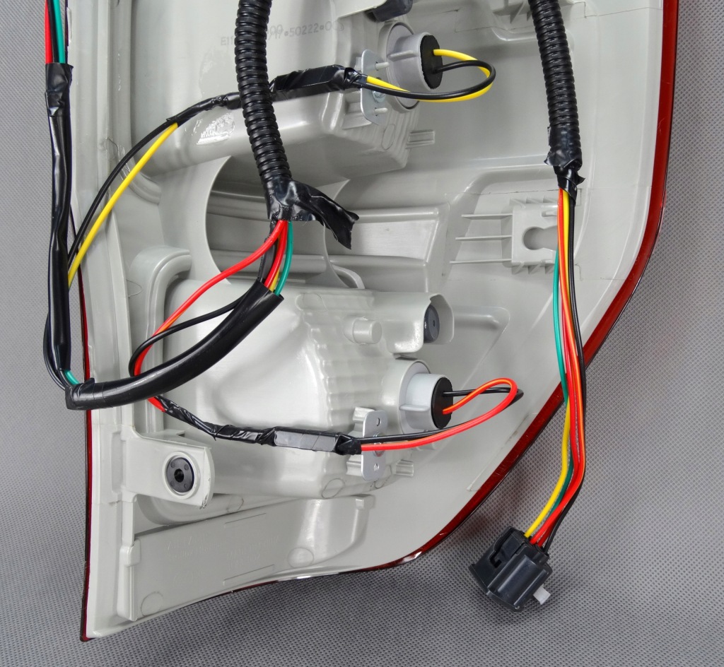 фото №5, Лампа задня ford ranger 2012= ліва комплектна