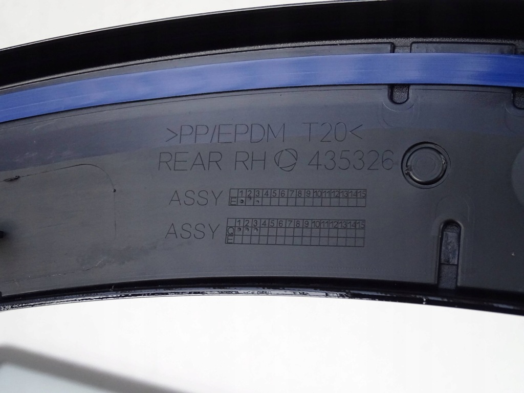 Купити Молдинг крила mercedes eqs w296 nowa права сторона a2968808201