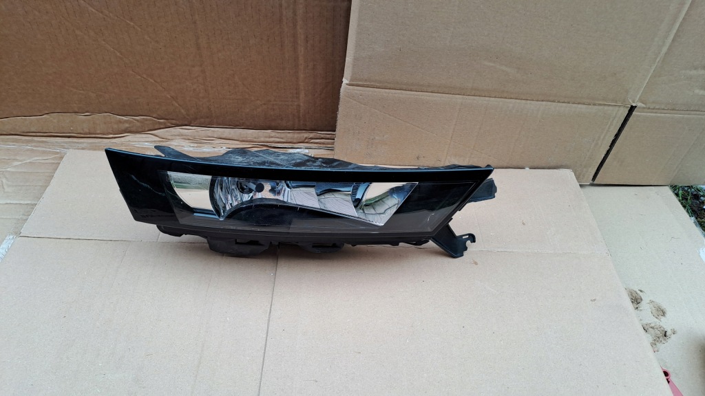 фото №2, Skoda rapid lift 2017-- правый противотуманная фара 5ja941700d