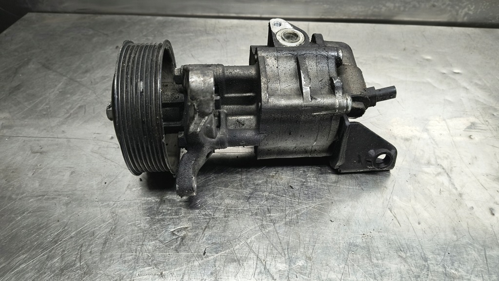 Bmw 3.0b n54b насос підсилювача 679435001 в Україні