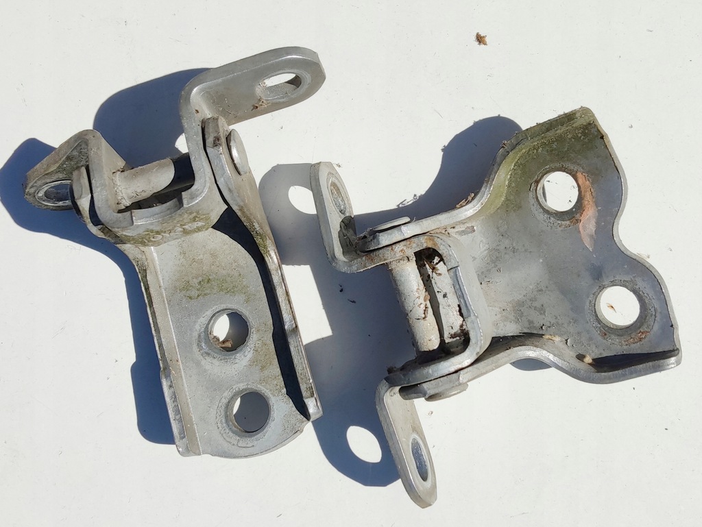 фото №1, Петлі двері перед ліва toyota avensis verso комплект