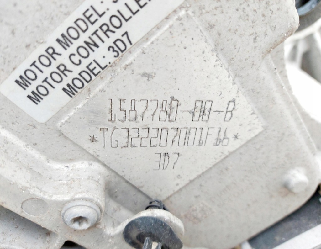 Tesla 3 tesla 3 22r. двигатель электрический задний  1587780-00-b с Разборки