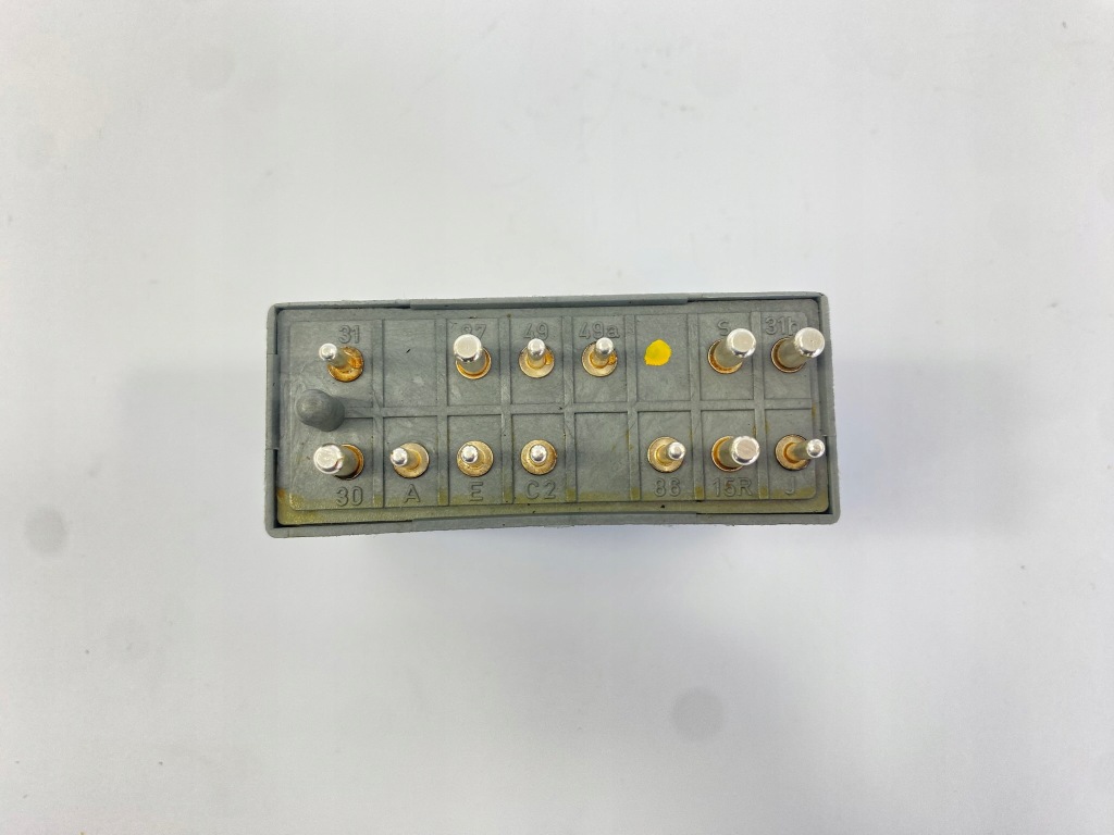 Модуль реле фаркоп буксирувальний i поворотники mercedes w124 w201 190 Зі Шроту