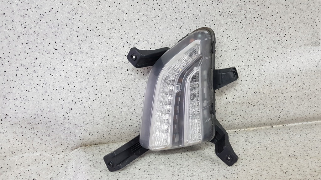 Купить Hyundai ioniq рестайлинг  2019 - правая  противотуманная фара led drl 2605