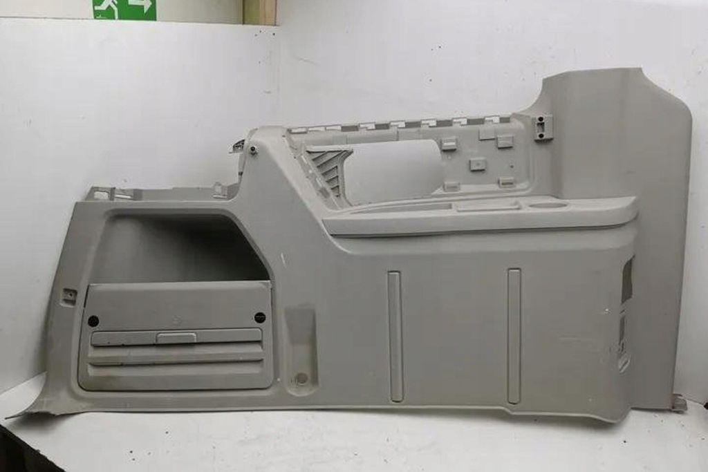 фото №16, Левая обивка багажника chrysler grand voyager v rt 1gl77es3ae 2.8l