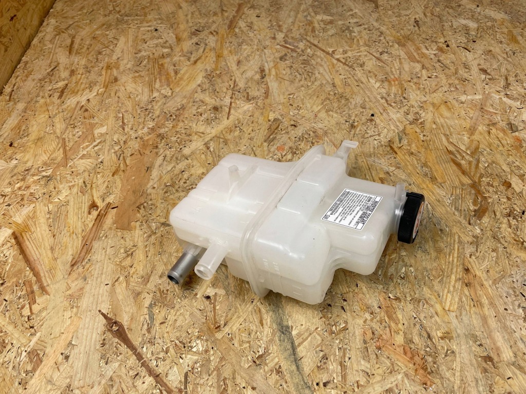 Бак бачок расширительный lexus es vii 300h 2018- Киев