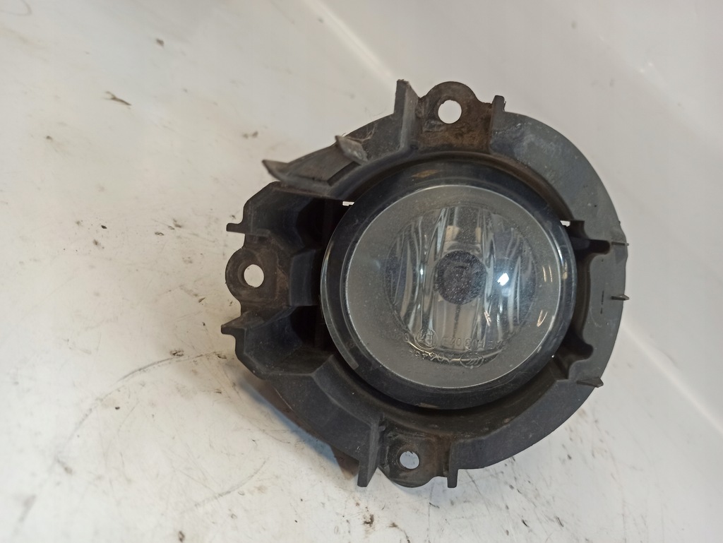 фото №8, Toyota avensis t25 противотуманная фара правый 89210656