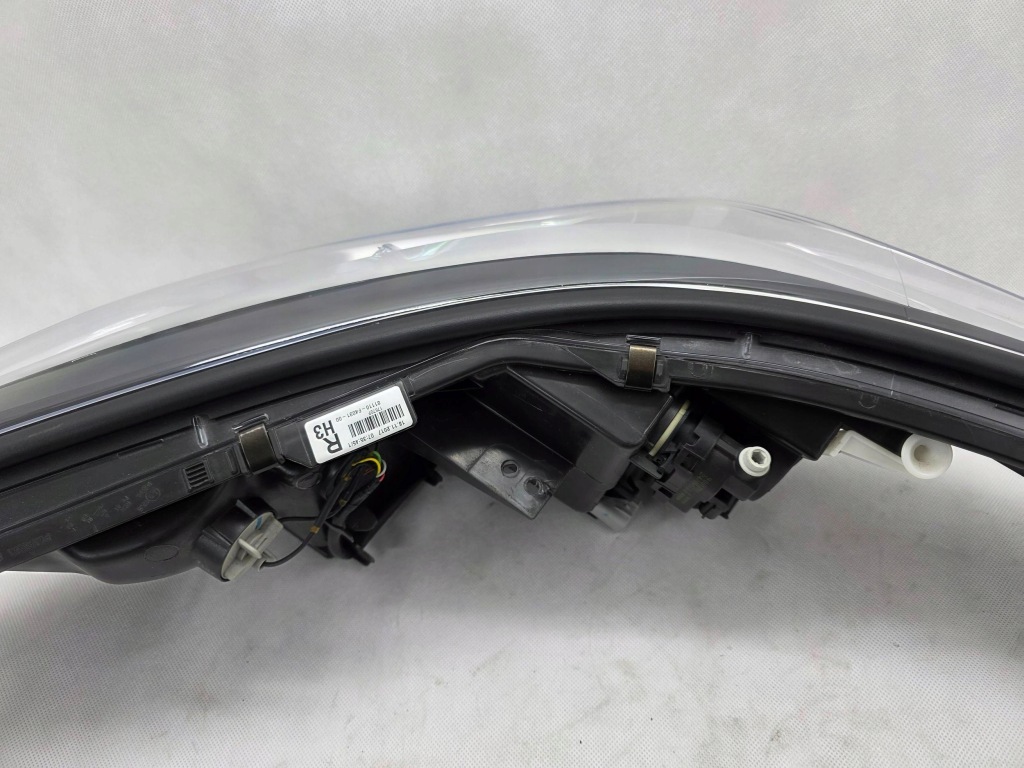 Toyota c-hr 2016+ фара перед правый  линза led обычная 81110-f4031-00 Киев