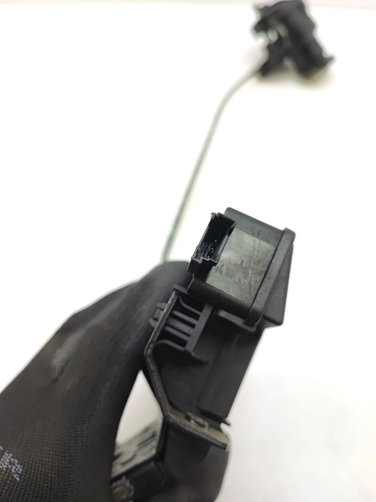 фото №7, Bmw 3 e90 e91 2008 замок кришки задній / багажника