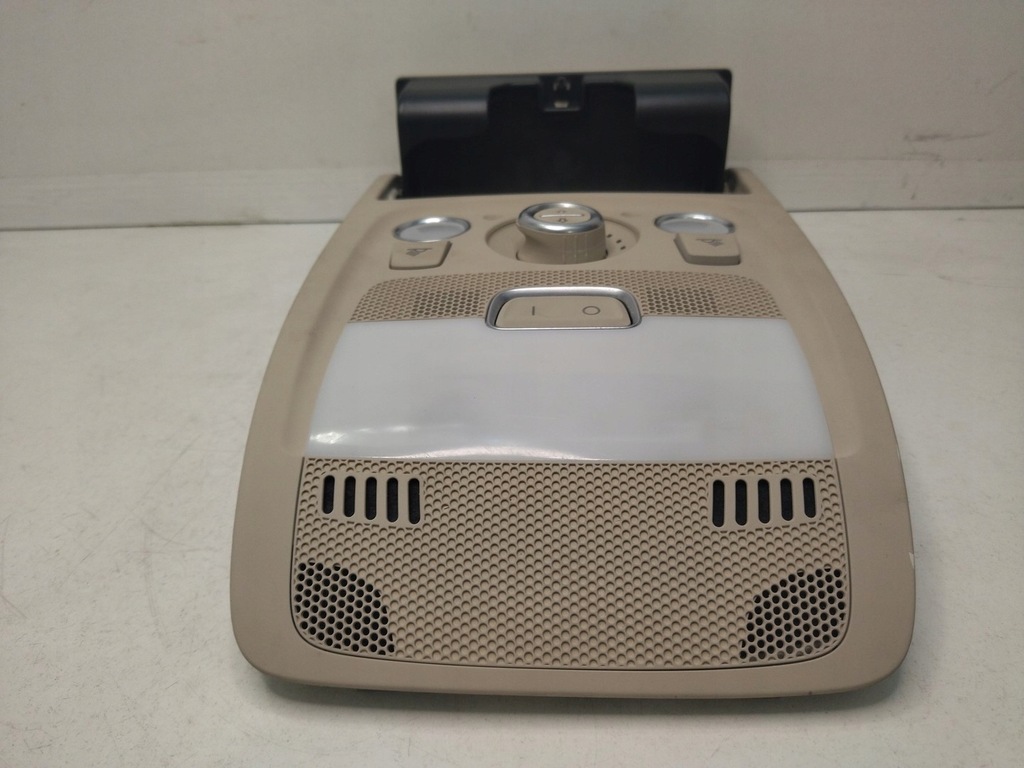 фото №8, 8t0947135f лампа потолочный audi a5 8t