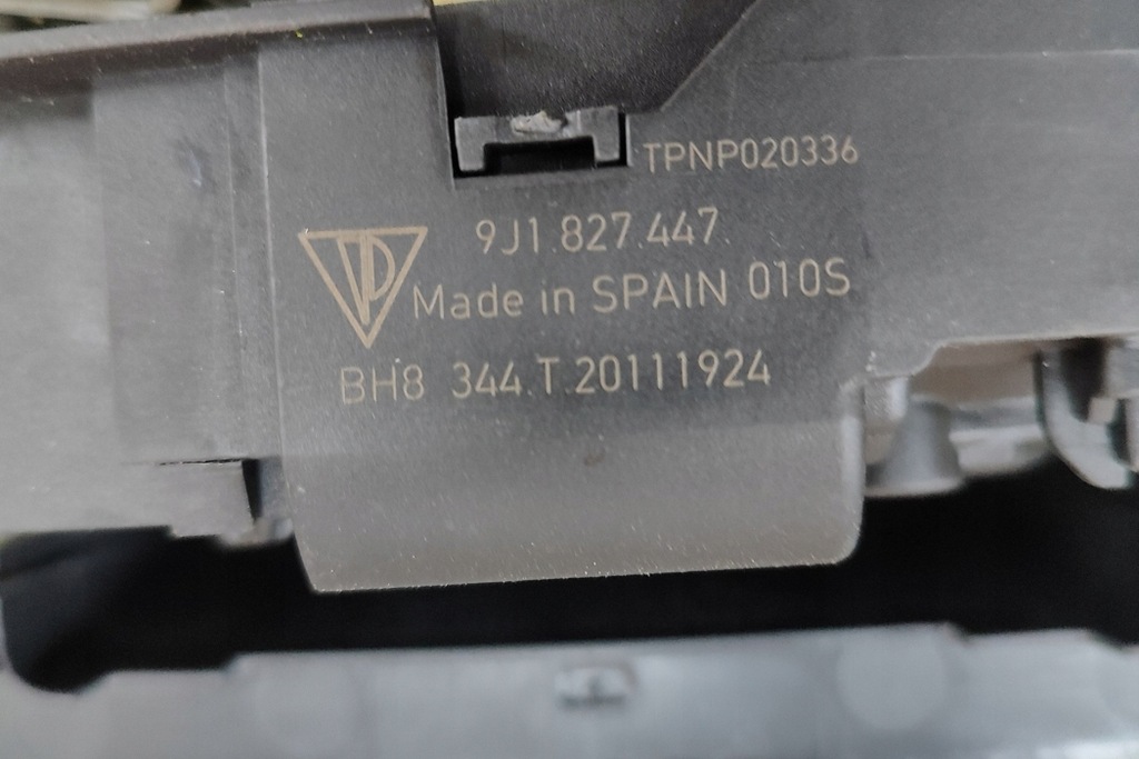 фото №7, Audi e-tron gt задня кришка багажника багажника замок 9j1827447 електрика 350kw 20