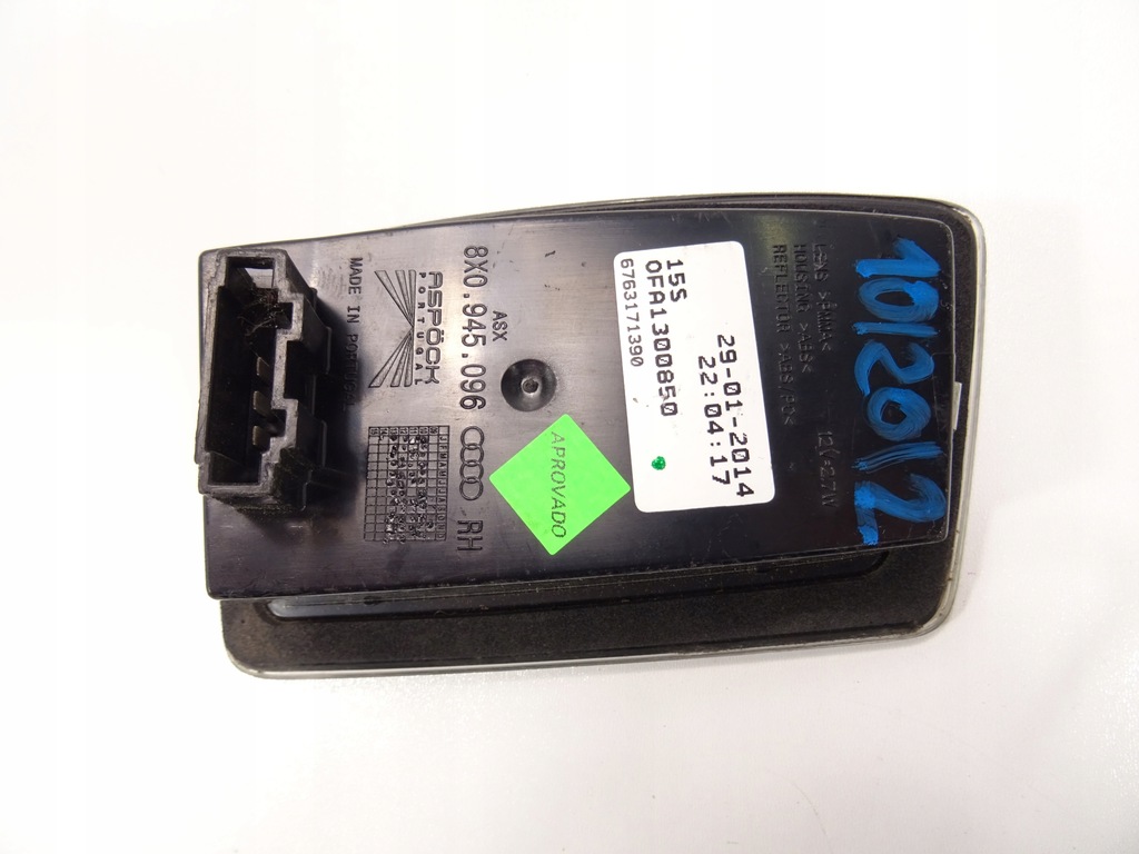 фото №7, Audi a1 лампа задняя правая 8x0945096