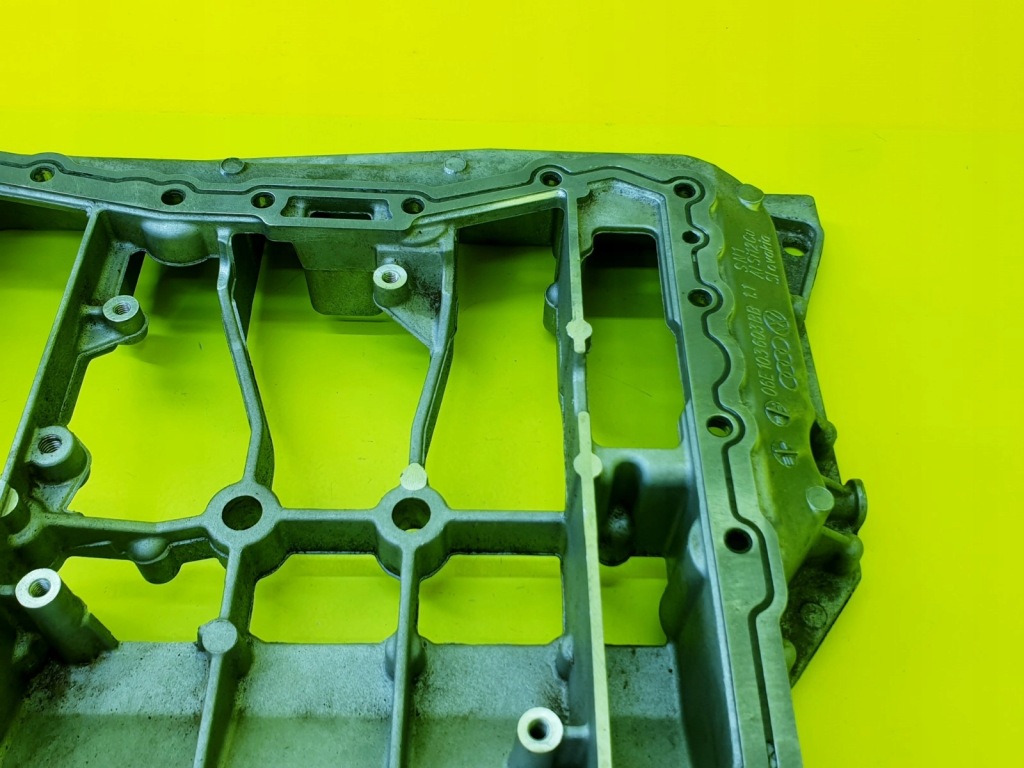 Купить Поддон масляная верхний a8 d4 a6 c7 s4 3.0 tfsi cre