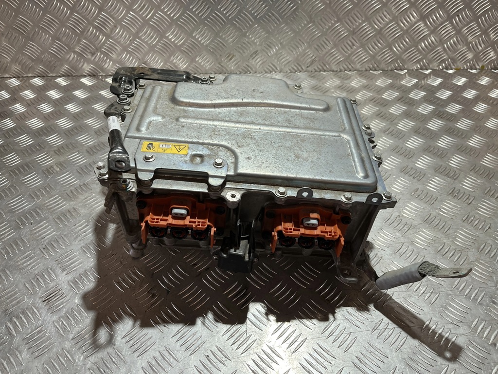 фото №4, Конвертер инвертор зарядное устройство модуль renault arkana 20-