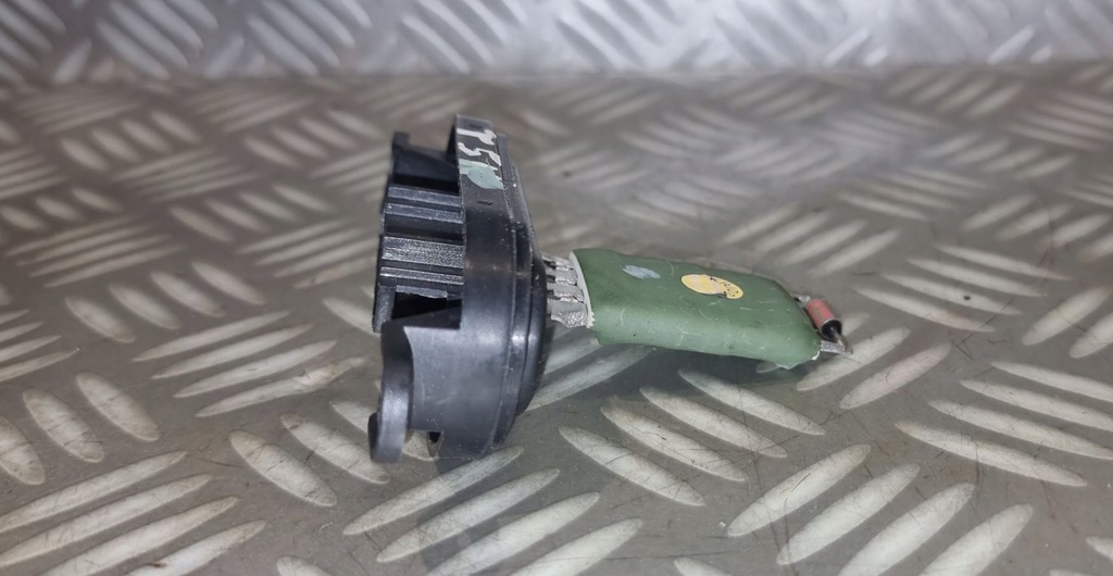 фото №5, Vw transporter t5 multivan caravelle резистор резистор вентилятор pa66gb20gf10