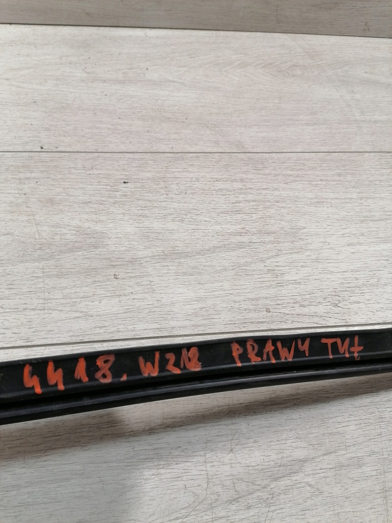 фото №9, Mercedes w218 прокладка скло правий задня a2187350865