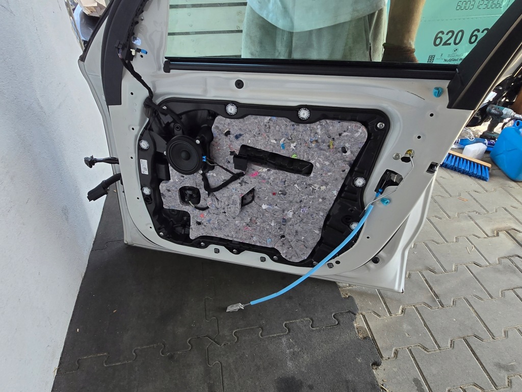 Дверей передні  задній праве  bmw x5 g05 a300 Недорого