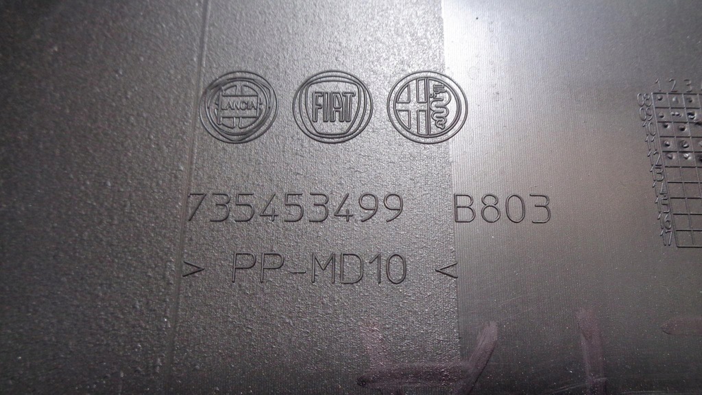 фото №10, Обивка защита крышки задний lancia delta 3 iii 2008-2014r.