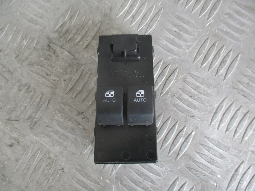 фото №1, Панель окон 702b54302506 kia ceed 1.6 crdi 06-12 r.