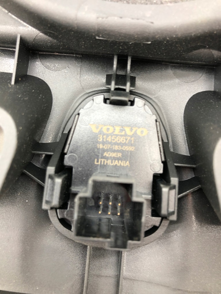 фото №7, Volvo xc40 защита накладка решётка динамика консоли 31456870 31442613