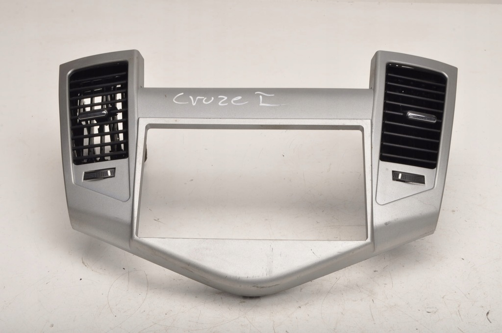 фото №1, Chevrolet cruze i рамка радио решётки