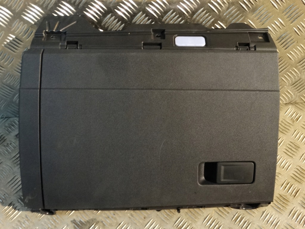 фото №1, Idealny бардачок пасажира vw golf 8 viii 1