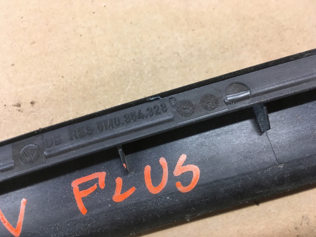 фото №8, Молдинг стекло лобовое vw golf plus 5m0854327 5m0854328