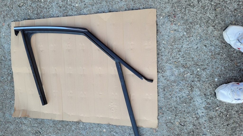 фото №2, Рамка прокладка двері правий перед хром scenic iv