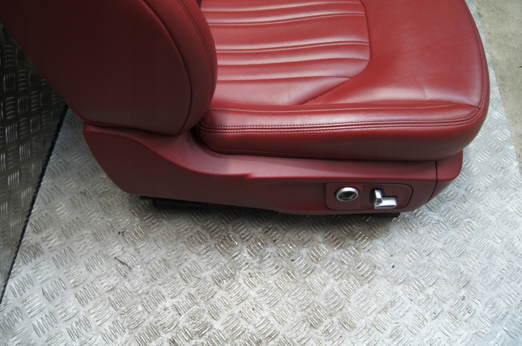 фото №7, Maserati levante сидіння правий пасажира червоний