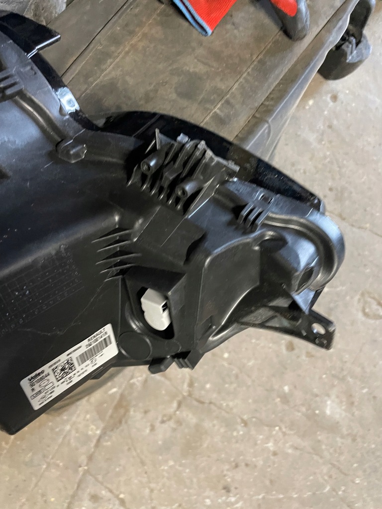 фото №8, Лампа передняя правая renault megane iv 260100141r