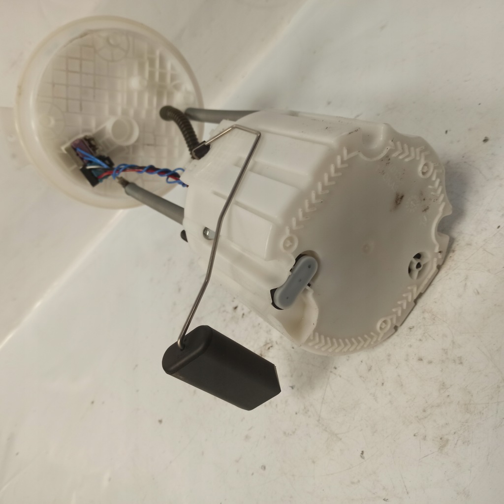 Opel astra k v 1.2t насос пального 13507894002 13507894 Зі Шроту