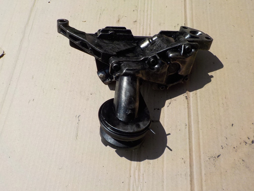 фото №1, Насос масла audi a8 d2 3,3 tdi 057115105b