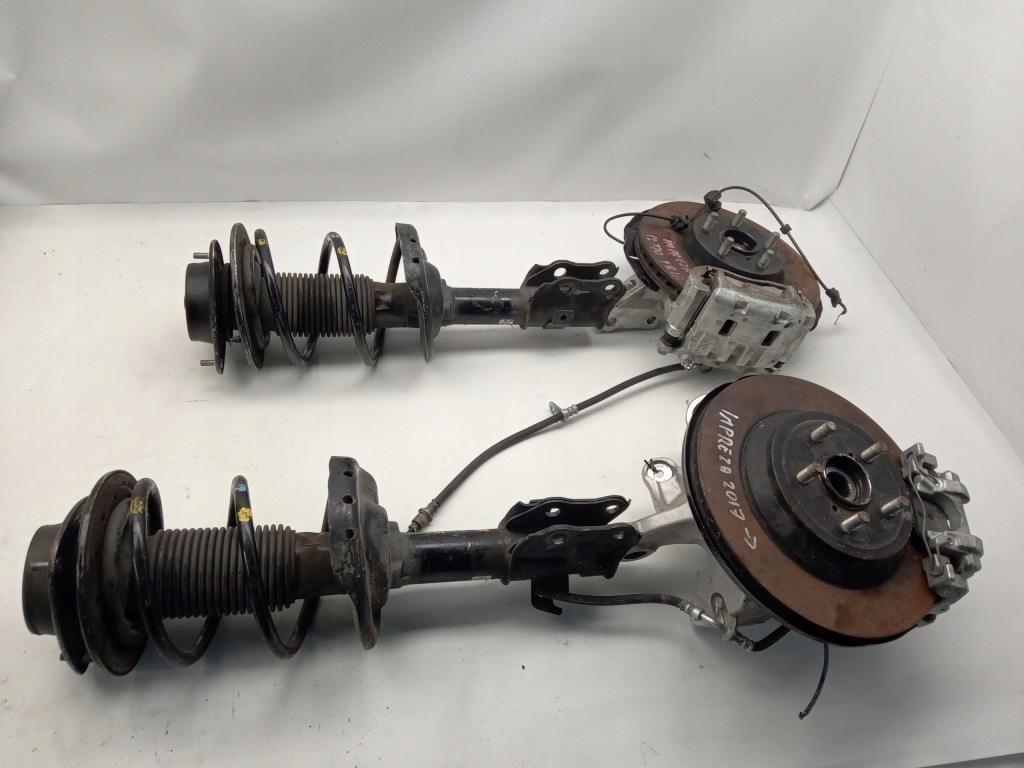 фото №1, Ліва перед поворотний кулак амортизаторна стійка subaru impreza 17r-