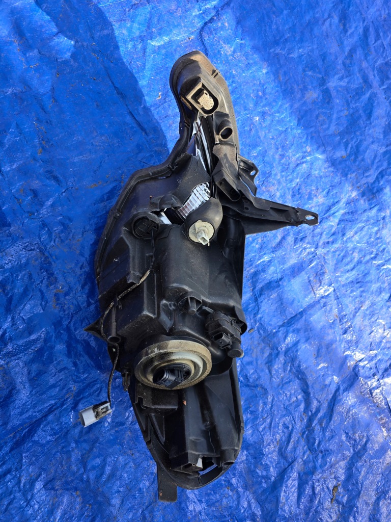 Фара перед передня правий peugeot 108 Київ